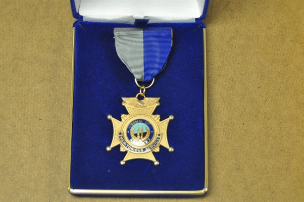 Officer Roberts receives Meritorious Service Award